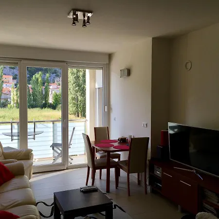 Apartment Omis *